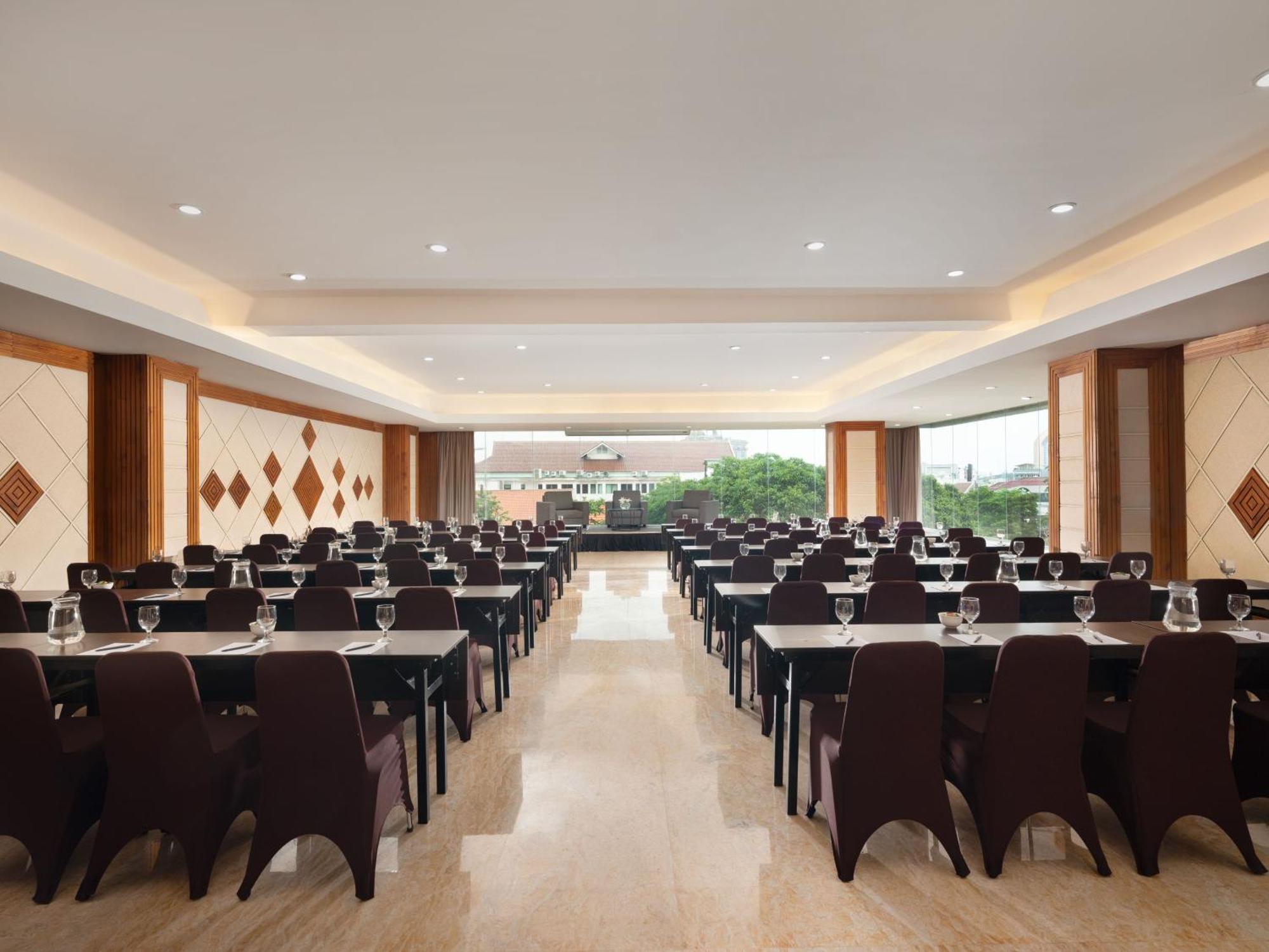 Hotel Santika Premiere Gubeng Surabaja Zewnętrze zdjęcie
